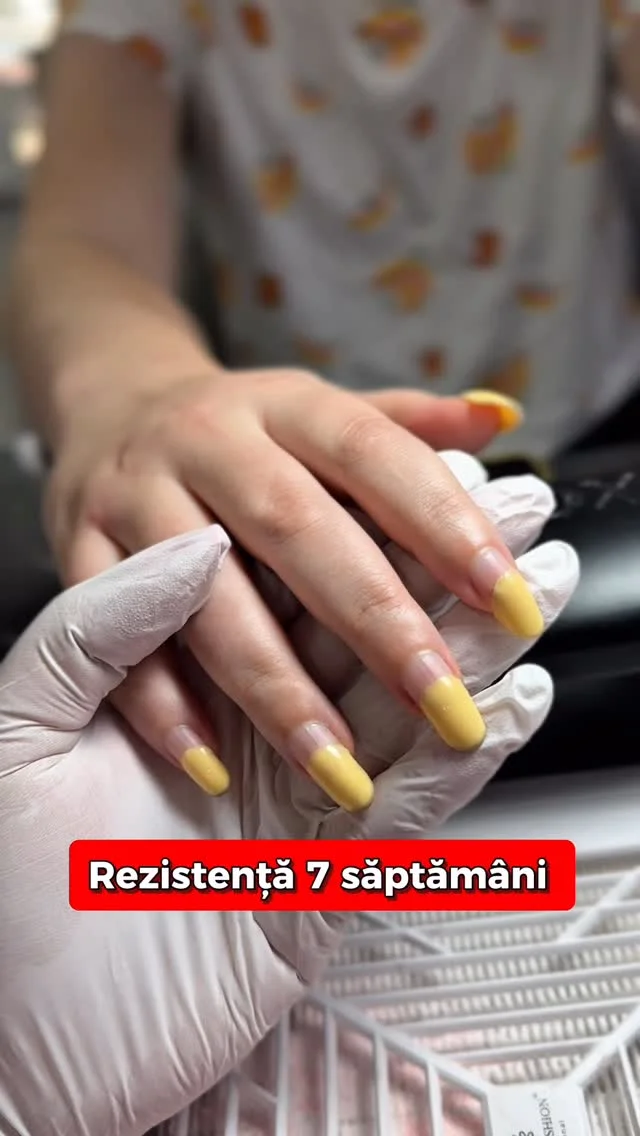 Manichiură cu design la MAKO